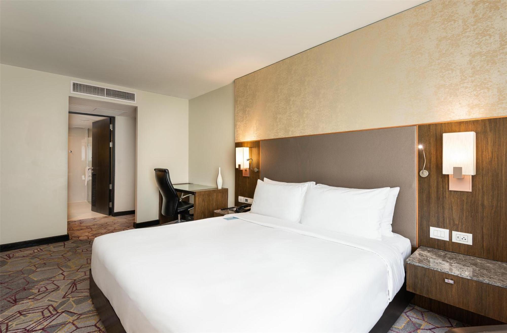 Radisson Sukhumvit Hotel 4*